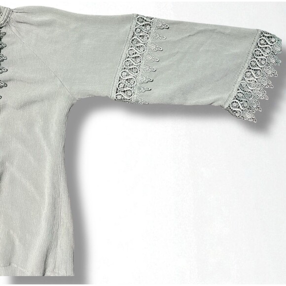 Daytrip Boho Peasant Blouse Women’s Large Green Crinkle Rayon Crochet Detail - Picture 4 of 6